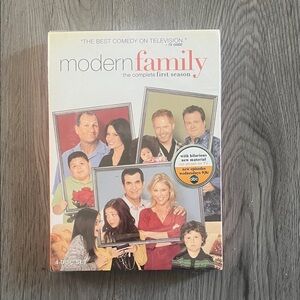 Modern Family Season 1 DVD Set